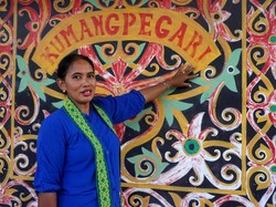 Sakralnya Tenun Sidan, Perajin Bisa Celaka Jika Langgar Aturan