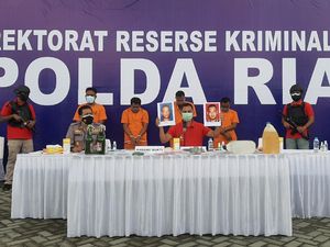Cerita Korban Pelemparan Molotov di Riau, Sering Dapat Ancaman Mau Digas Cerita Korban Pelemparan Molotov di Riau, Sering Dapat Ancaman Mau Digas