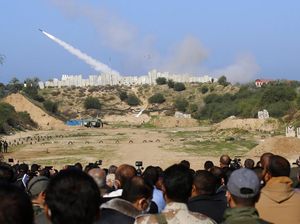 Melihat Kelompok Militan Palestina Latihan Militer di Jalur Gaza