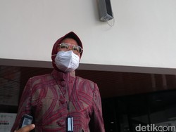 Singgung APBD Surabaya, Risma Cerita Bisa Punya Ventilator