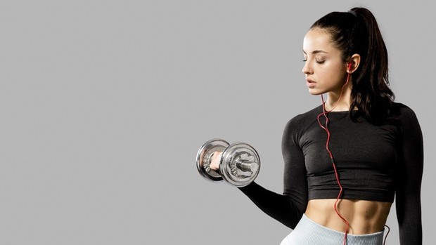 Postur olahraga/ sumber: freepik.com Lakukan rutinitas olahraga dengan postur yang baik dan tepat untuk menghindari cedera.