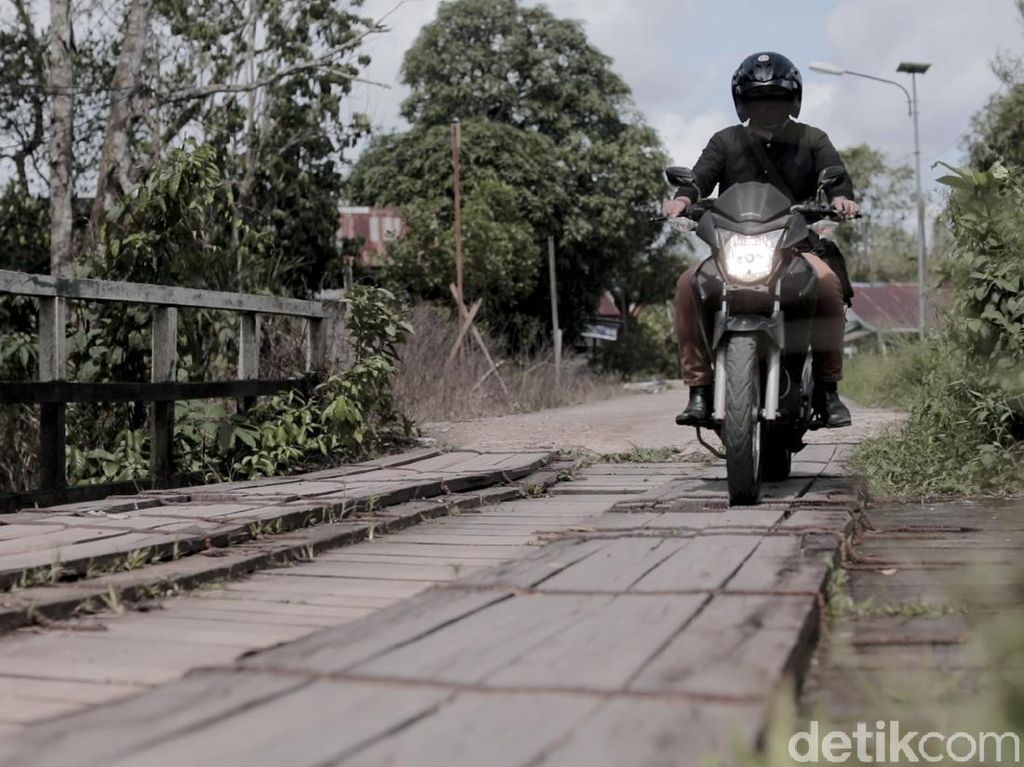 Potret Perjuangan RM Kredit BRI di Batas Indonesia-Malaysia Potret Perjuangan RM Kredit BRI di Batas Indonesia-Malaysia