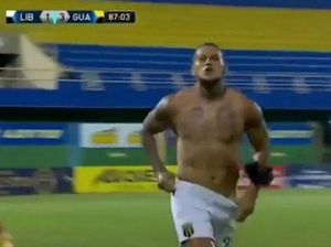 Ingat Istri, Pesepakbola Ini Menyesal Selebrasi Nyaris Buka Celana