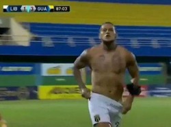 Ingat Istri, Pesepakbola Ini Menyesal Selebrasi Nyaris Buka Celana