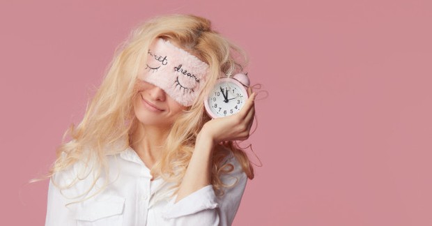 Manfaat berjalan kaki di pagi hari akan membuat tidur jadi lebih berkualitas.