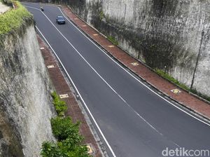 Jalan Membelah Tebing Pantai Pandawa Bali Tuai Perdebatan Warganet