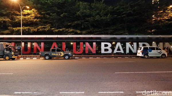 Alun-alun Bandung Bak Kota Mati