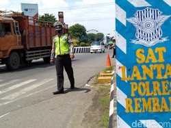 Warga Rembang, Alun-alun Rembang Ditutup Saat Malam Tahun Baru
