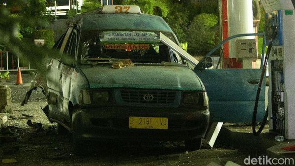 Begini Kondisi Angkot yang Meledak di SPBU Margonda