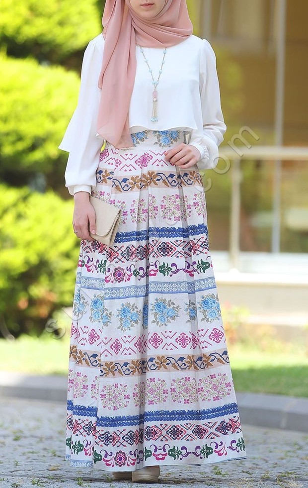 Crop top putih/pinterest.com Crop top putih