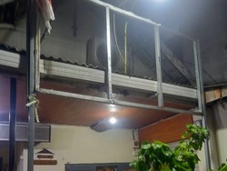 Dilarang Pemerintah, FPI Surabaya Copoti Papan Nama dan Bendera Sendiri