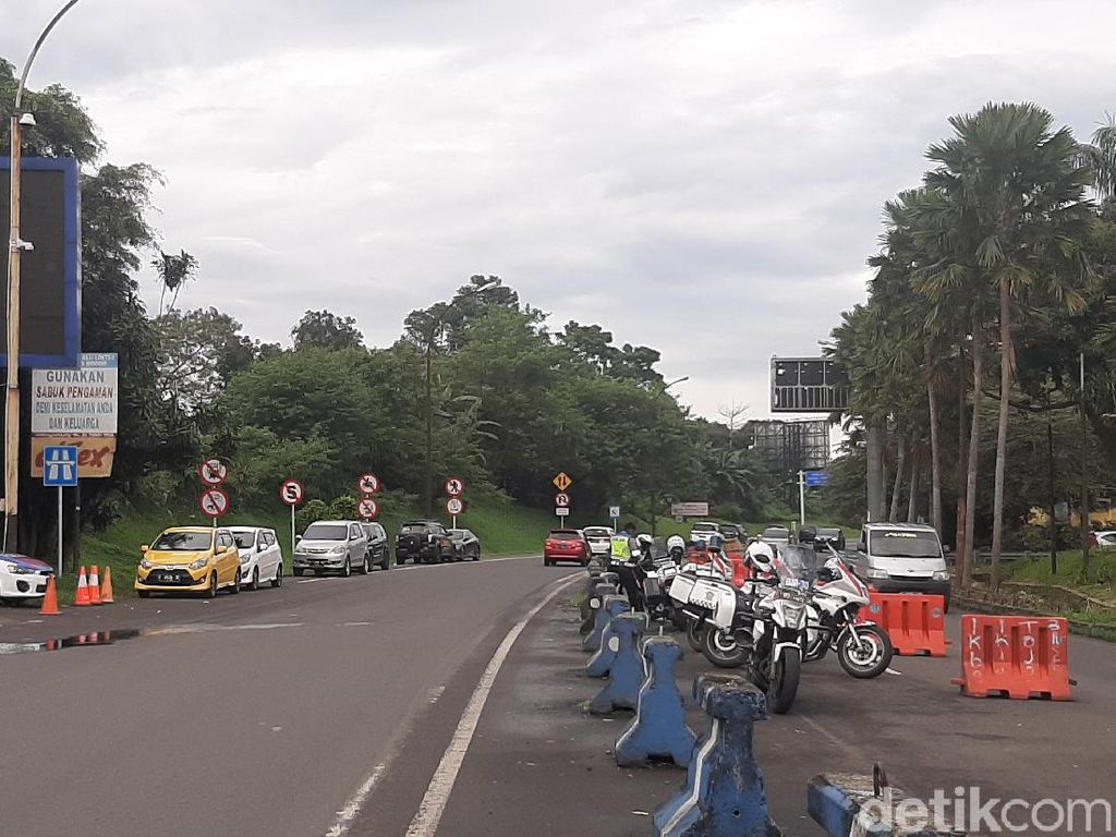 Sore Ini, Polisi Berlakukan One Way dari Puncak Menuju Jakarta