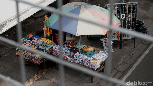 Jelang 2021, Penjual Terompet-Petasan Hilang di Kota Bandung