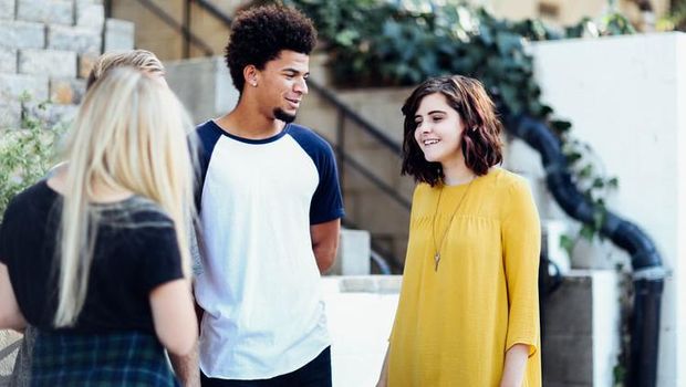 Ada perbedaan antara teman oportunis dan teman sejati