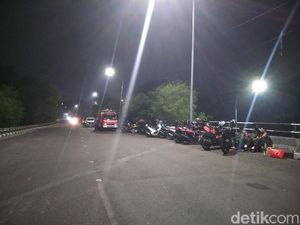 Jaga Flyover UI di Malam Tahun Baru 2021, Polisi: Tak Ada Kerumunan Jaga Flyover UI di Malam Tahun Baru 2021, Polisi: Tak Ada Kerumunan