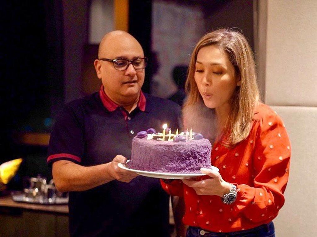 Intip Kado Ultah Maia dari Irwan Mussry, Jam Tangan Seharga Rumah Intip Kado Ultah Maia dari Irwan Mussry, Jam Tangan Seharga Rumah