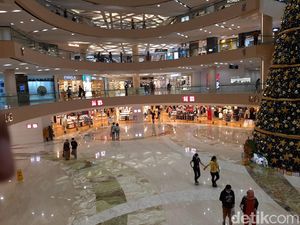 Saat Warga Surabaya Berburu Diskon Akhir Tahun Meski Waktu Shopping Terbatas