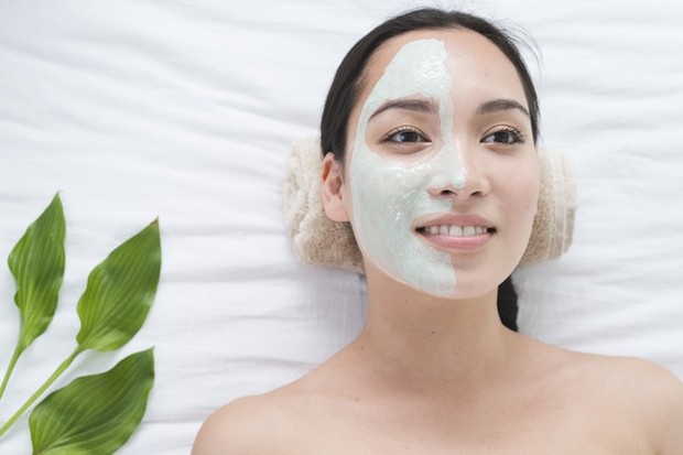 Masker Organik dikenal aman karena terbuat dari bahan-bahan alami /freepik.com