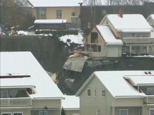 Raja Norwegia Tengok Bencana Longsor: Mengerikan! Raja Norwegia Tengok Bencana Longsor: Mengerikan!