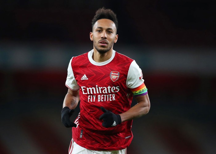 LONDON, ENGLAND - DECEMBER 13: Pierre-Emerick Aubameyang of Arsenal during the Premier League match between Arsenal and Burnley at Emirates Stadium on December 13, 2020 in London, England. A limited number of spectators (2000) are welcomed back to stadiums to watch elite football across England. This was following easing of restrictions on spectators in tiers one and two areas only. (Photo by Catherine Ivill/Getty Images )