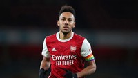 Pierre-Emerick Aubameyang memang bisa bikin 10 gol di Liga Inggris musim lalu buat Arsenal. Tapi jumlah gol itu, berkurang setengah dari capaian dua musim sebelumnya (Getty Images/Catherine Ivill)