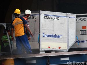 15 Juta Bahan Baku Vaksin COVID dari Sinovac Resmi Tiba di Indonesia