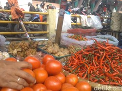 Daging Ayam Turun, Ini Update Harga Sembako di Jawa Timur 18 Oktober 2024