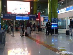 Jelang Pergantian Tahun, Kondisi Stasiun Gambir Lengang Pagi Ini