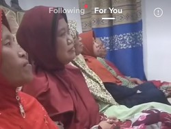 Viral Bikin Ngakak, Ibu-Ibu Kumpul Dikira Pengajian Ternyata Nobar Sinetron