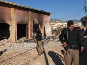 Kuil Hindu Kuno di Pakistan Dibakar dan Dirusak, 31 Orang Ditangkap Kuil Hindu Kuno di Pakistan Dibakar dan Dirusak, 31 Orang Ditangkap