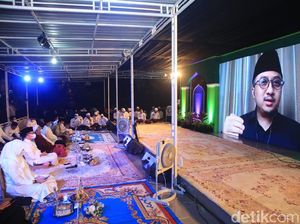 Pemkab Banyuwangi Doa Bersama Ustaz Yusuf Mansur di Malam Tahun Baru