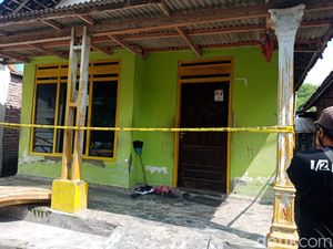 Tewasnya Pemuda Jombang yang Dikeroyok Gegara Pakai Baju Perguruan Silat Tewasnya Pemuda Jombang yang Dikeroyok Gegara Pakai Baju Perguruan Silat