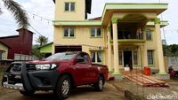 Potret Sukses Peternak Ayam yang Kini Jadi Jutawan