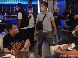 Razia Kerumunan di Bar Jaksel saat Malam Tahun Baru, 2 Orang Reaktif