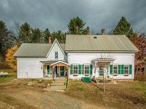8 Foto Rumah dari Luar Indah Ternyata Bagian Dalamnya Begini, Nggak Sangka