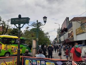 Awas! Merokok di Malioboro Terancam Denda Rp 7,5 Juta Awas! Merokok di Malioboro Terancam Denda Rp 7,5 Juta