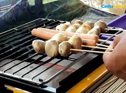 Usai Diterjang Ombak, Mantan Nelayan Ini Pilih Jualan Jajanan