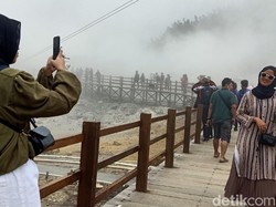 Hari Pertama Tahun 2021, Wisatawan yang Datang ke Dieng Membludak