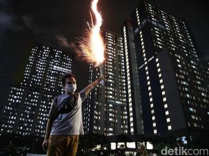 Wisma Atlet Pukul 00.00 WIB