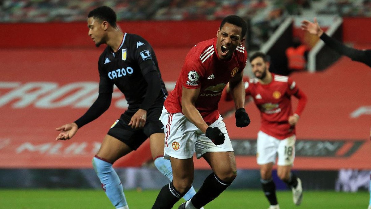 Anthony Martial mengakhiri puasa gol ke gawang Aston Villa. (Foto: Getty Images/Pool)
