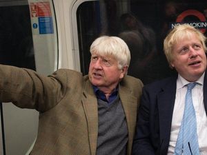 Inggris Keluar Uni Eropa, Ayah PM Johnson Ajukan Permohonan Jadi WN Prancis Inggris Keluar Uni Eropa, Ayah PM Johnson Ajukan Permohonan Jadi WN Prancis
