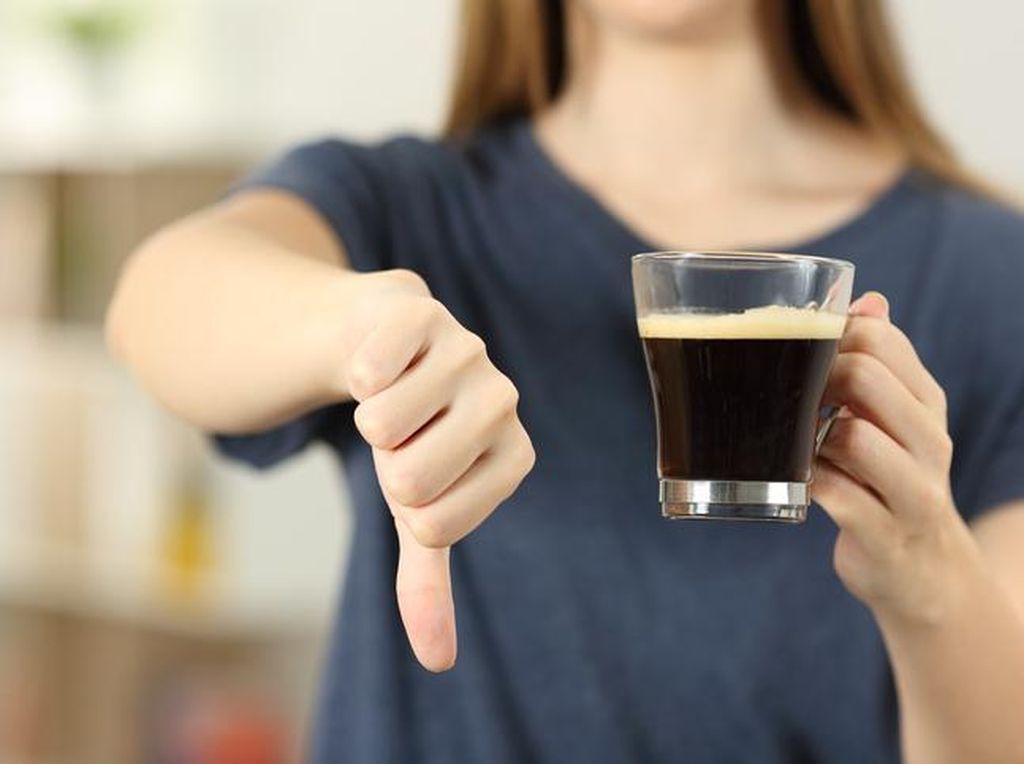3 Cara Mudah Berhenti Minum Kopi untuk Kamu yang Kecanduan