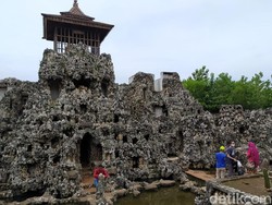 Goa Sunyaragi Jadi Tempat Wisata Alternatif Pas Tahun Baru