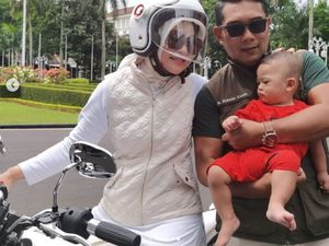 Ridwan Kamil Motoran Pakai Helm Rambut Tetap Klimis, Kok Bisa? Ridwan Kamil Motoran Pakai Helm Rambut Tetap Klimis, Kok Bisa?