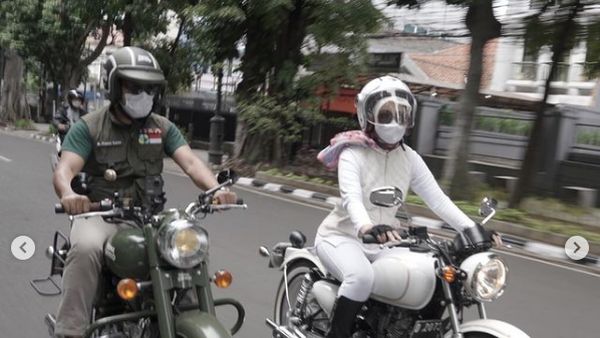 So Sweet, Ridwan Kamil Hadiahi Bu Cinta Motor Custom