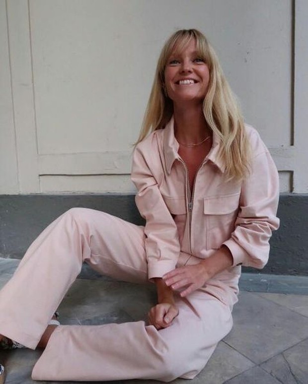 Warna lembut bisa dipadukan dengan warna apa saja mulai dari hitam hingga hijau mint.