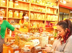 Dikenal Glamour, Jennifer Jill Habiskan Rp 4 Juta buat Beli Keripik Dikenal Glamour, Jennifer Jill Habiskan Rp 4 Juta buat Beli Keripik