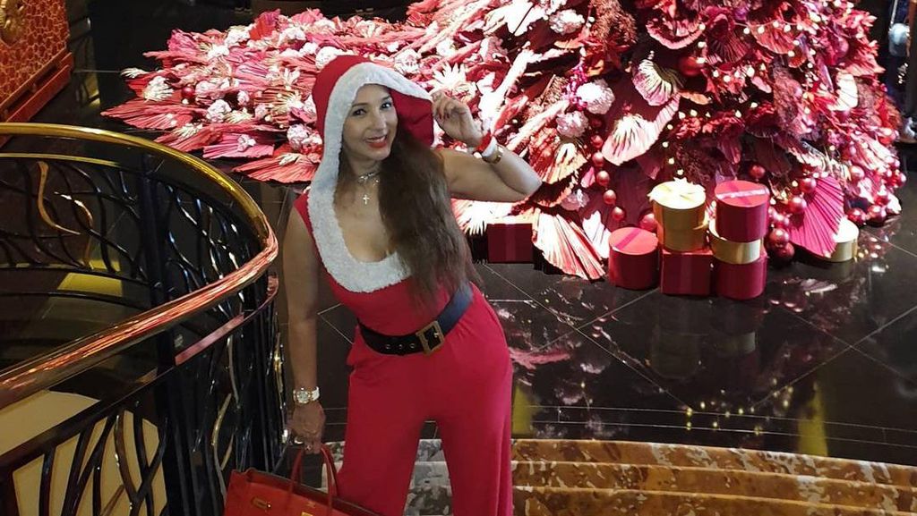 Momen Kiki Fatmala Rayakan Natal Momen Kiki Fatmala Rayakan Natal