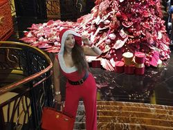 Momen Kiki Fatmala Rayakan Natal Momen Kiki Fatmala Rayakan Natal