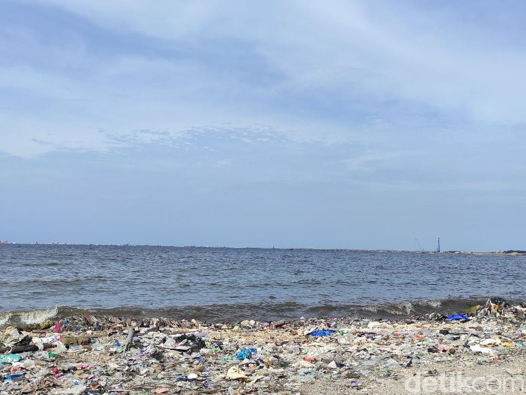 Teluk Jakarta Dilaporkan Ketambahan Sampah Medis, Begini Kondisi Terkini Teluk Jakarta Dilaporkan Ketambahan Sampah Medis, Begini Kondisi Terkini
